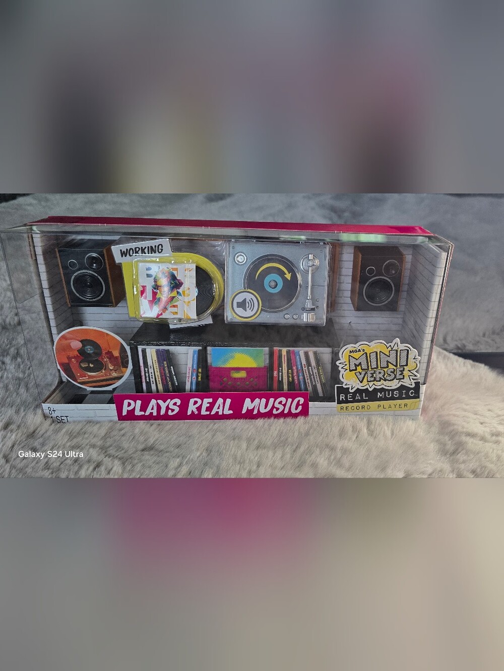 MGA's Miniverse Real Music Record Player Mini Collectibles Mini Playable Record